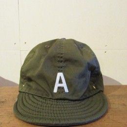 BEAT INITIAL CAP　「 A 」 (KHAKI)