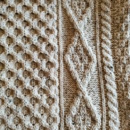伝統的なアラン編みはいつの時代もおすすめなんです。