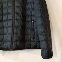 こちらの面にもZIPポケットが付いてますよ。