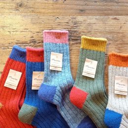 （ひだりから）
Orenge, Navy, Gray, Olive, Beige になります。