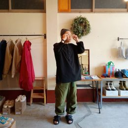 以上、モデル：どんぐり眼に～♪（？）の、店主　172cm,57kg/着用サイズ：M