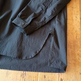 ラウンドした裾の感じもおすすめです。