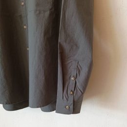 裾や袖はこんな感じです。