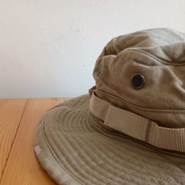 メッシュの通気穴が付いてるので暑い日もバッチリです！。