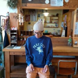 モデル：ISHIGANE CITY（の、おっさん！？）店主 /着用サイズ：M（ PARK CITY着用）