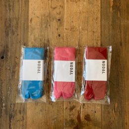 （ひだりから） Sky Blue, Cherry Pink, Turkey Red になります。