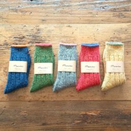 （ひだりから）Navy, Olive, Gray, Orange, Yellow になります。