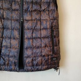 ベストはダブルZIP仕様になってますよ。