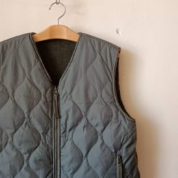 Vネックになります。