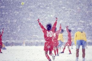 「オテア～ゲェ～♬ヨォ～♪！？」