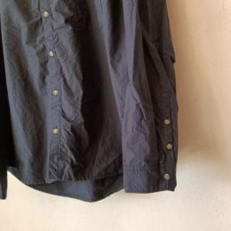 裾や袖はこんな感じです。