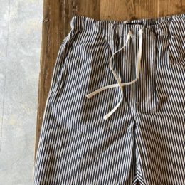 ウエストはゴムと(綿テープを使用した)ドローコードのイージーパンツ仕様になってますよ。